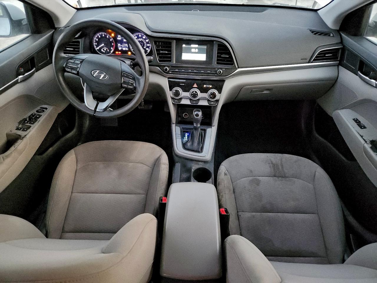 2019 HYUNDAI ELANTRA SE photo 8