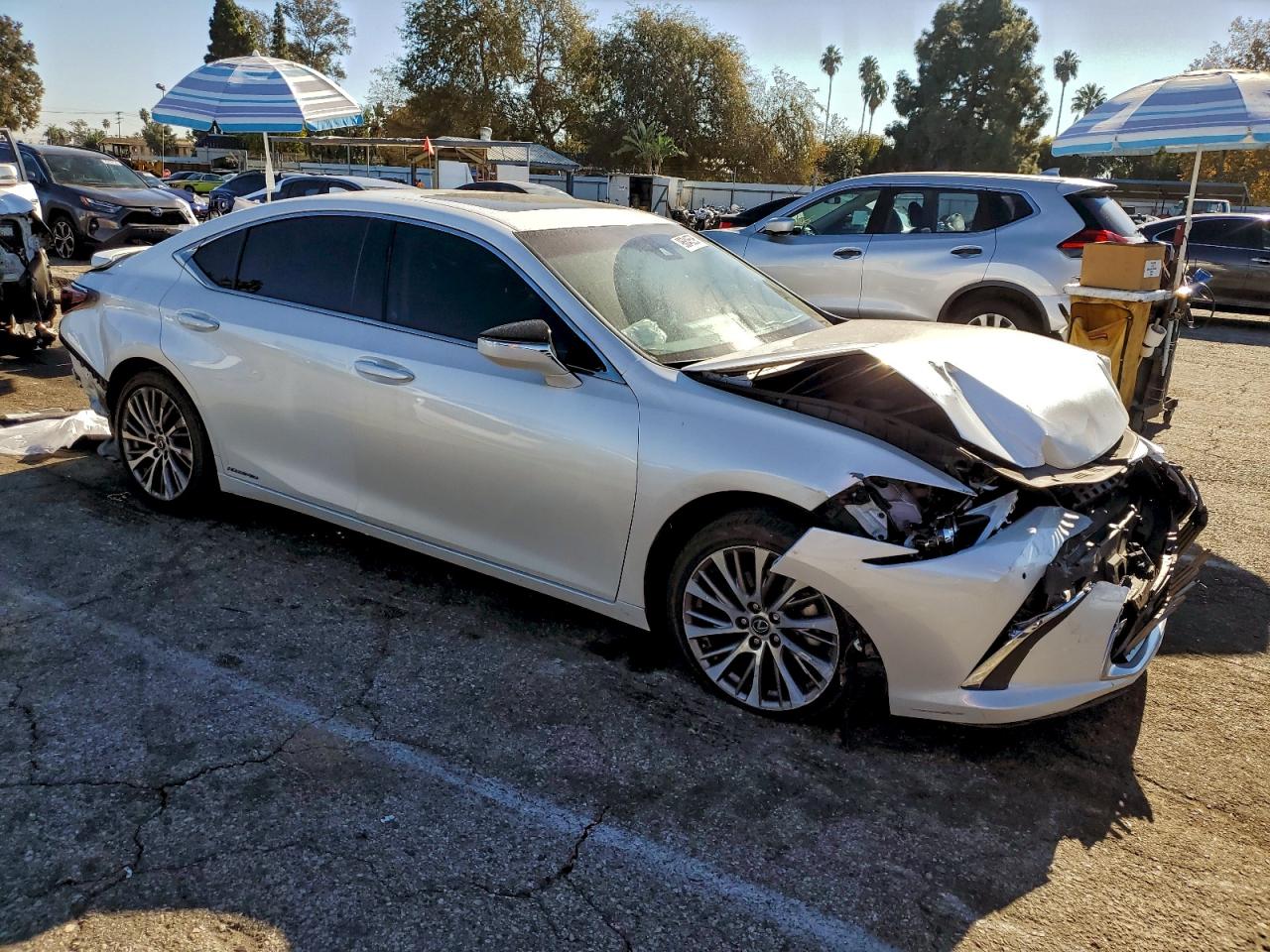 2021 LEXUS ES 300H photo 4