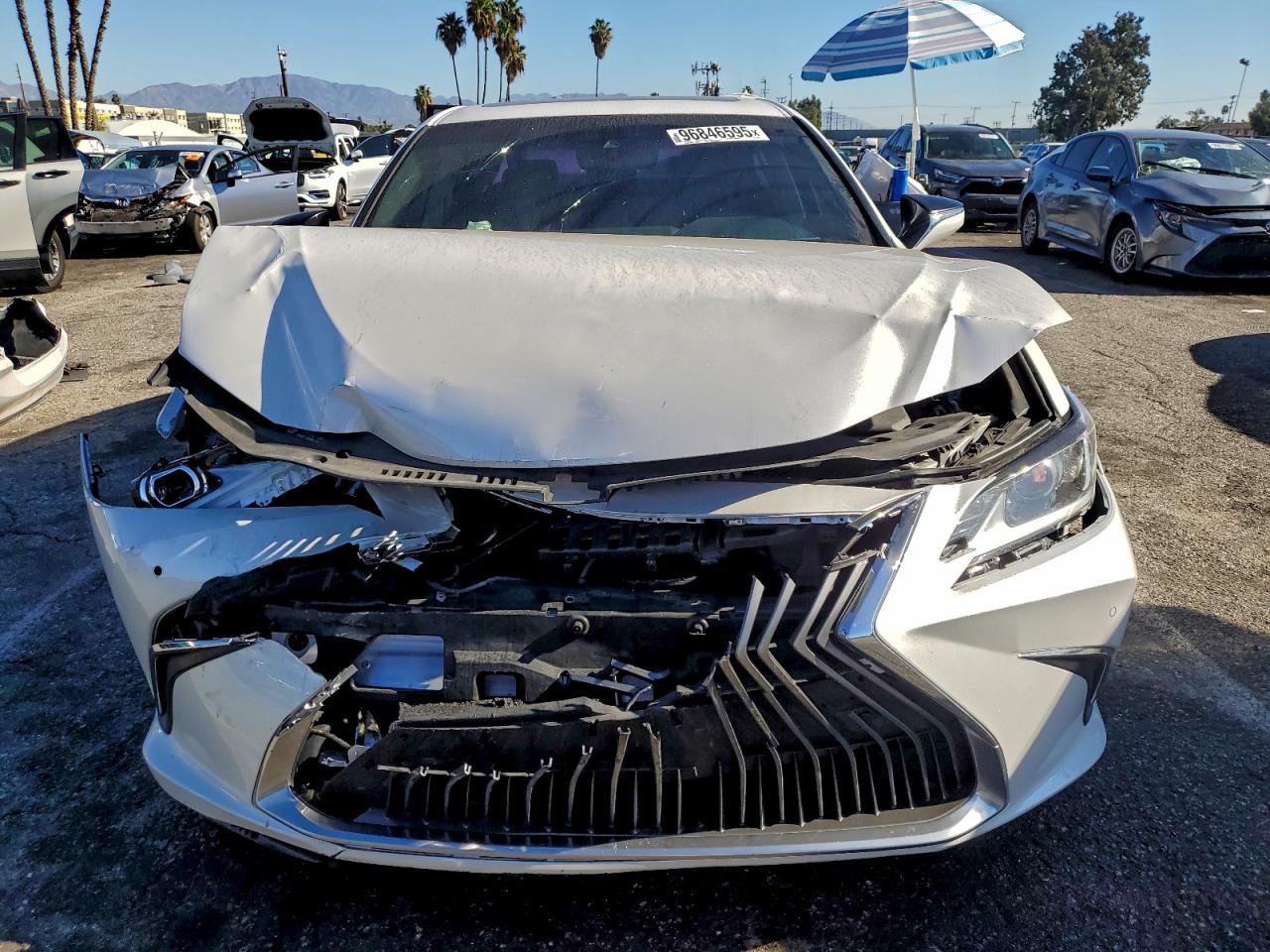 2021 LEXUS ES 300H photo 5