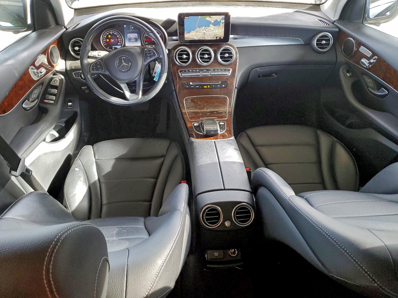2016 MERCEDES-BENZ GLC 300 4MATIC photo 8