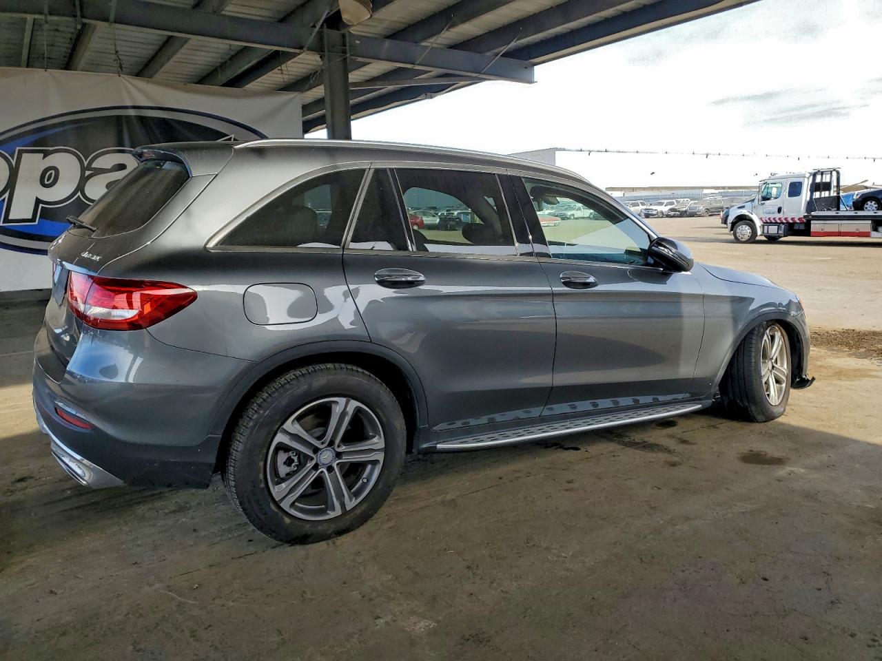 2016 MERCEDES-BENZ GLC 300 4MATIC photo 3
