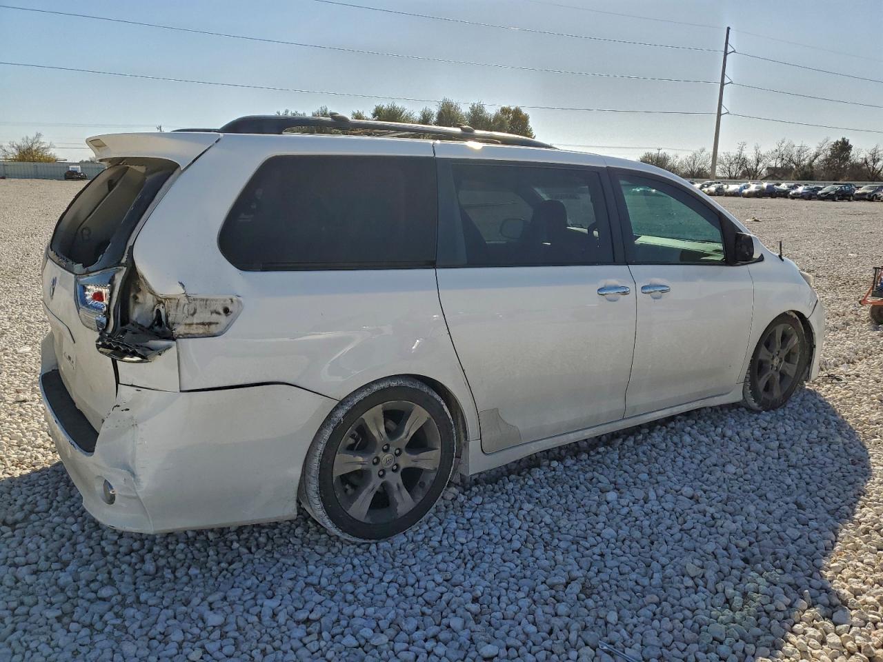 2013 TOYOTA SIENNA SPORT photo 3
