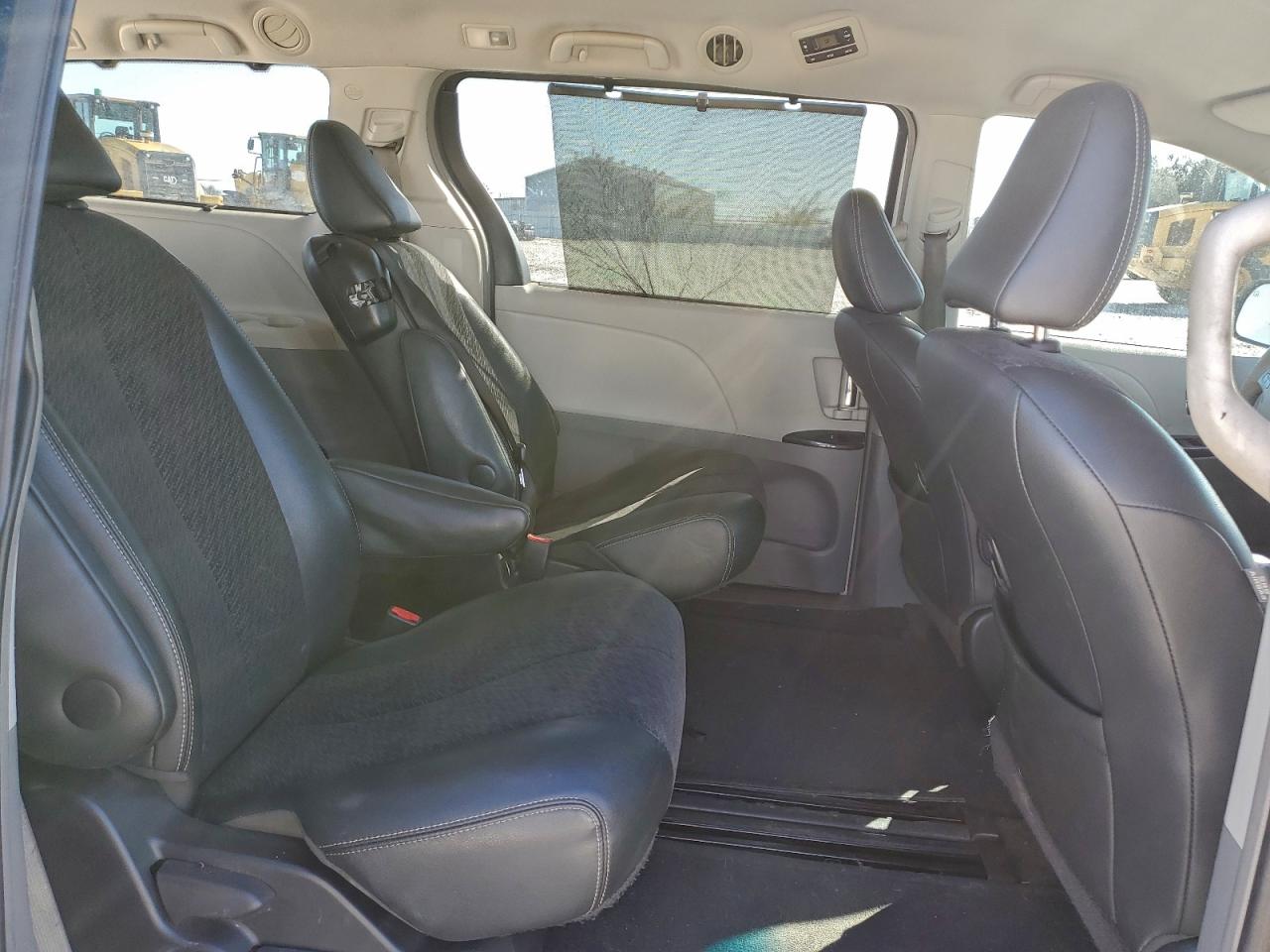 2013 TOYOTA SIENNA SPORT photo 11