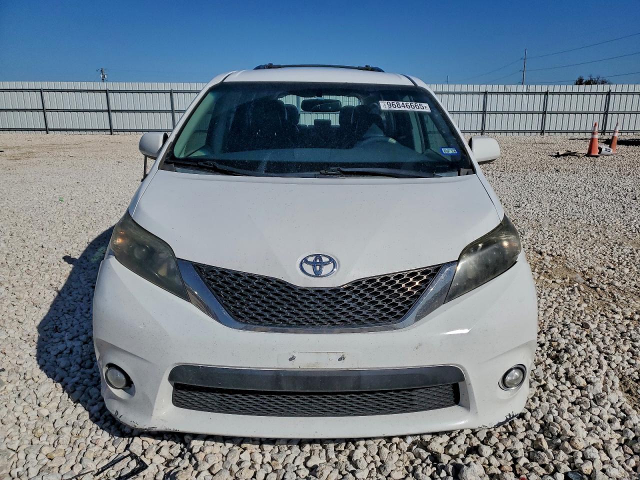 2013 TOYOTA SIENNA SPORT photo 5