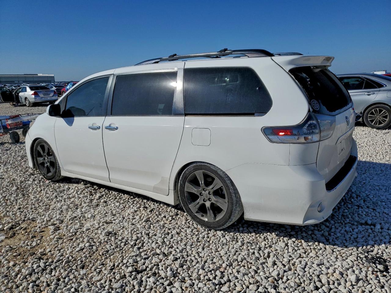 2013 TOYOTA SIENNA SPORT photo 2