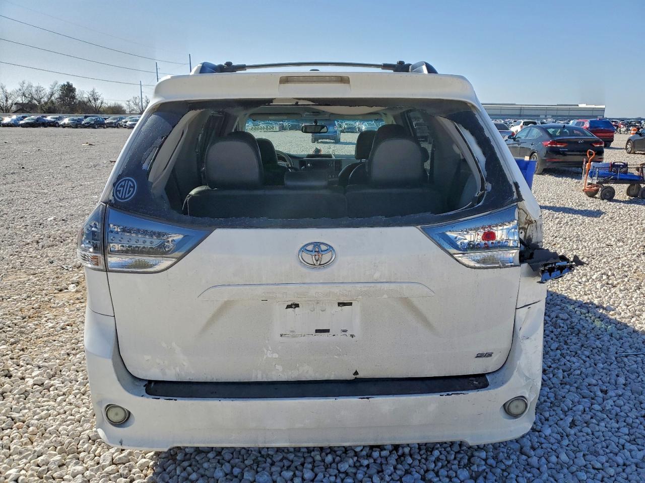 2013 TOYOTA SIENNA SPORT photo 6