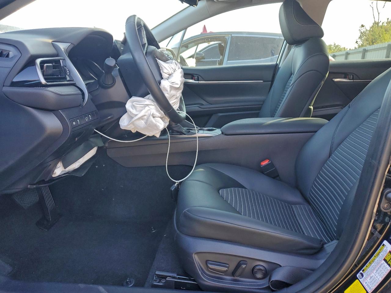 2024 TOYOTA CAMRY SE NIGHT SHADE photo 7