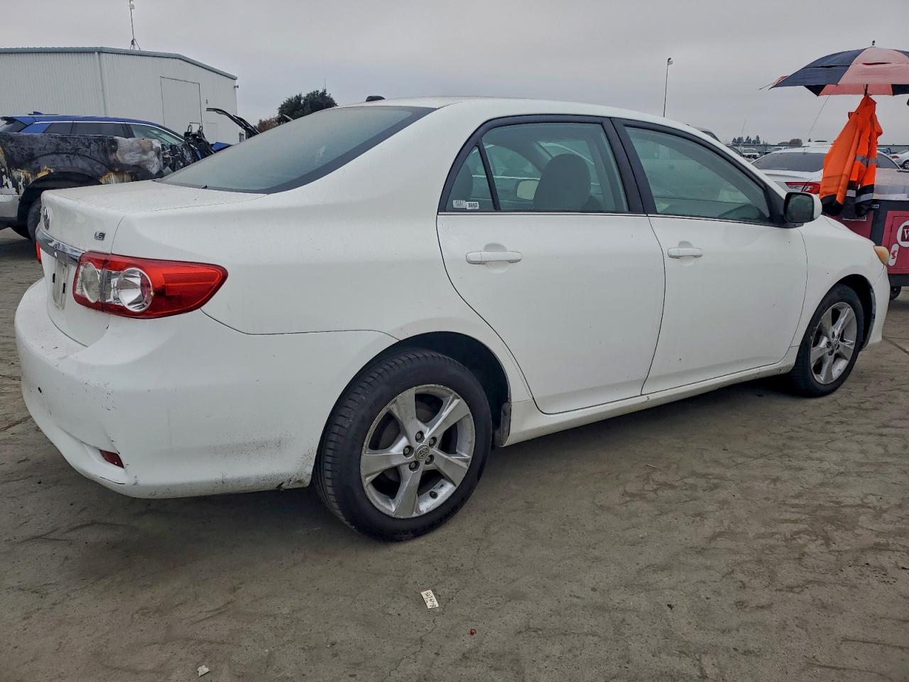 2013 TOYOTA COROLLA BASE photo 3