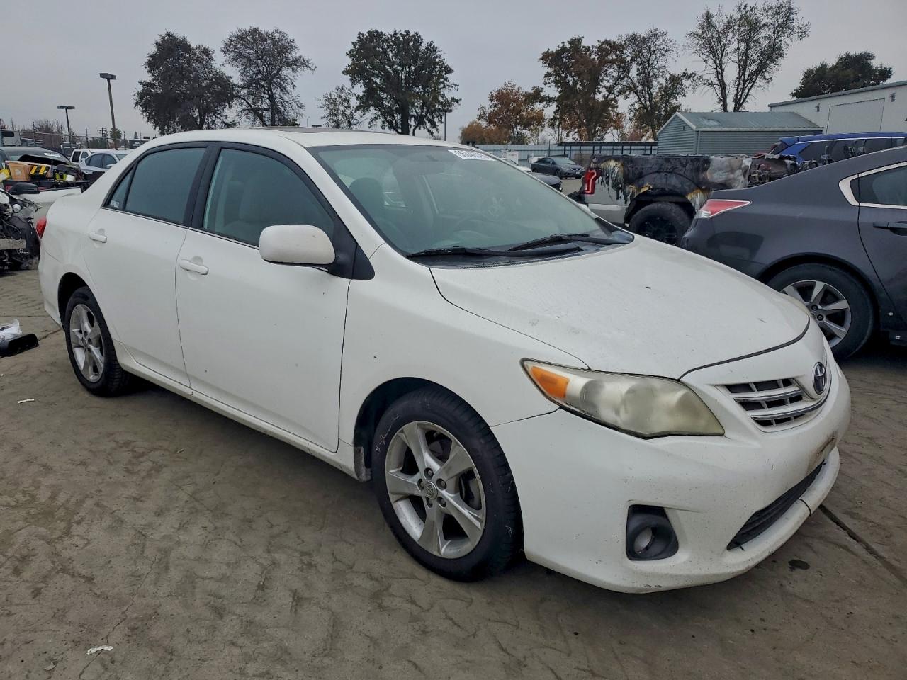 2013 TOYOTA COROLLA BASE photo 4