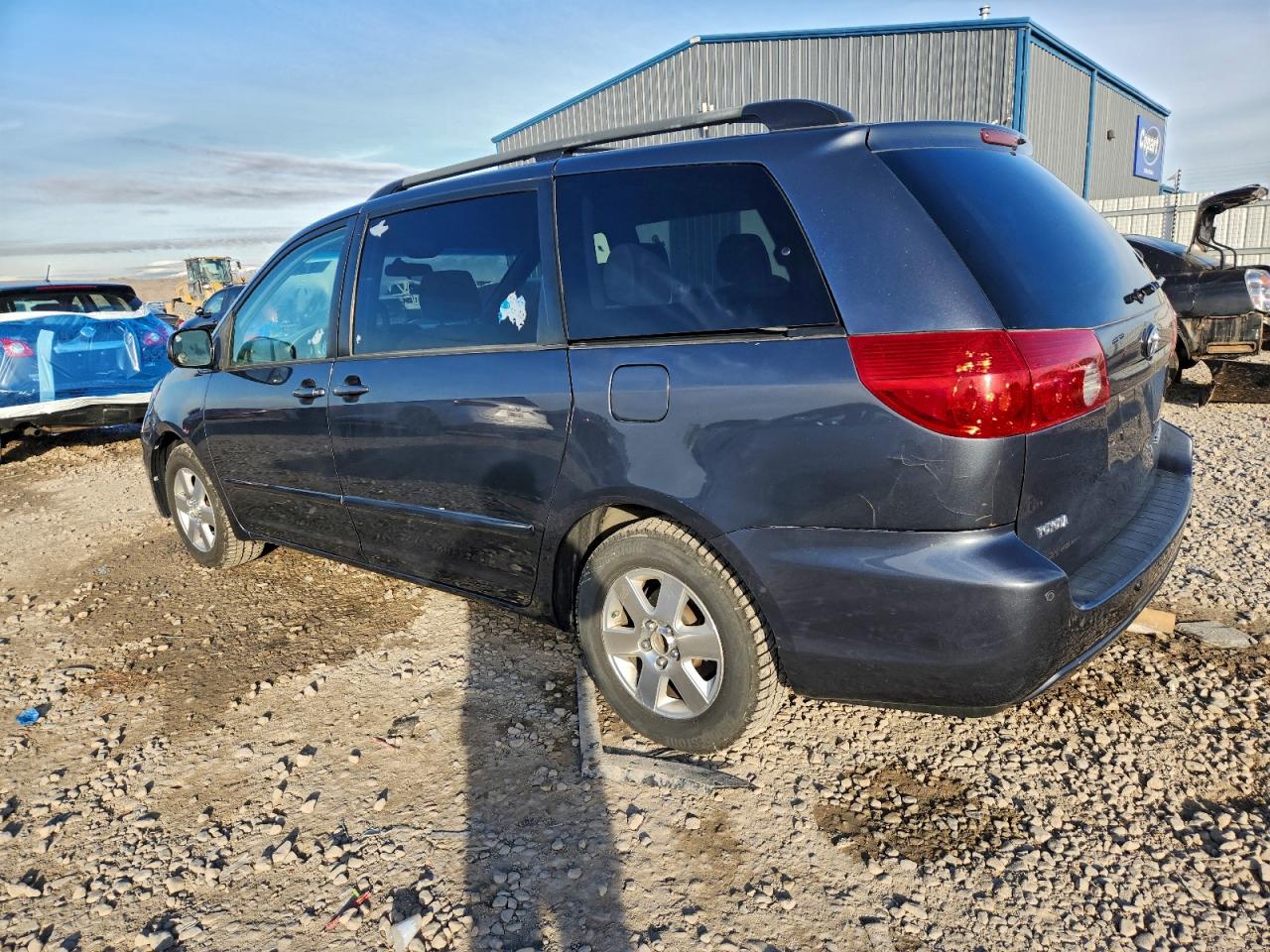 2007 TOYOTA SIENNA CE photo 2
