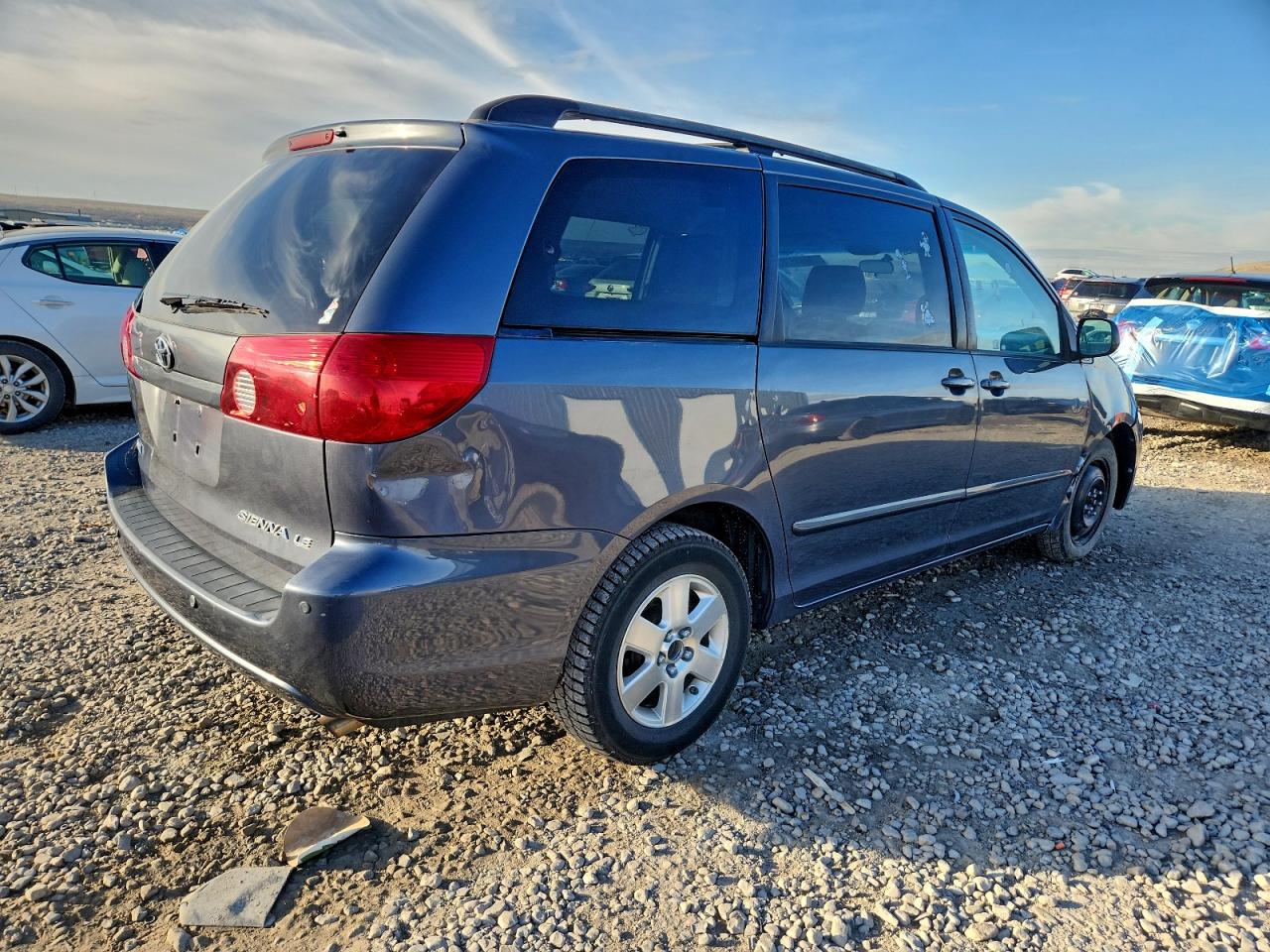 2007 TOYOTA SIENNA CE photo 3