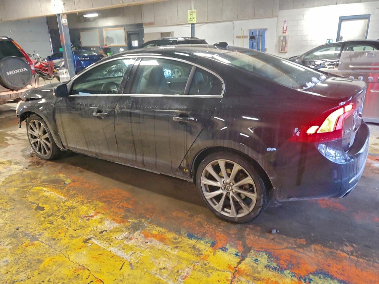 2017 VOLVO S60 PREMIER photo 2