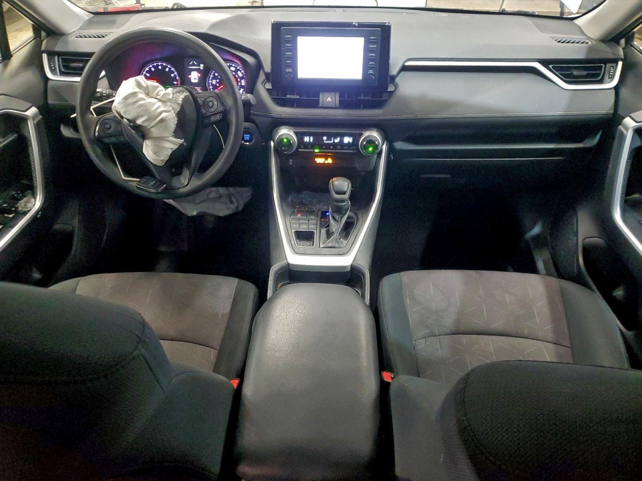 2019 TOYOTA RAV4 XLE photo 8