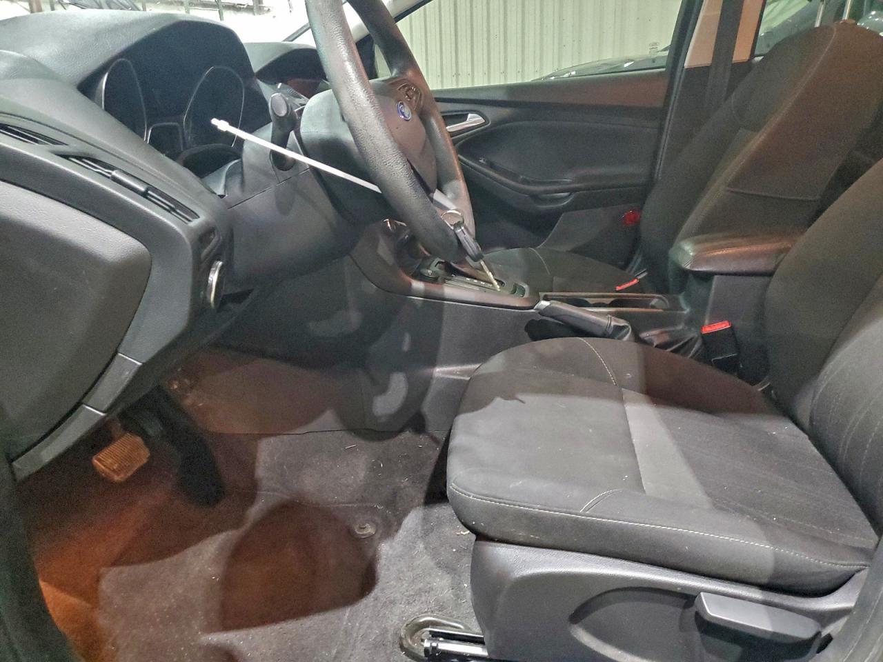 2018 FORD FOCUS SE photo 7
