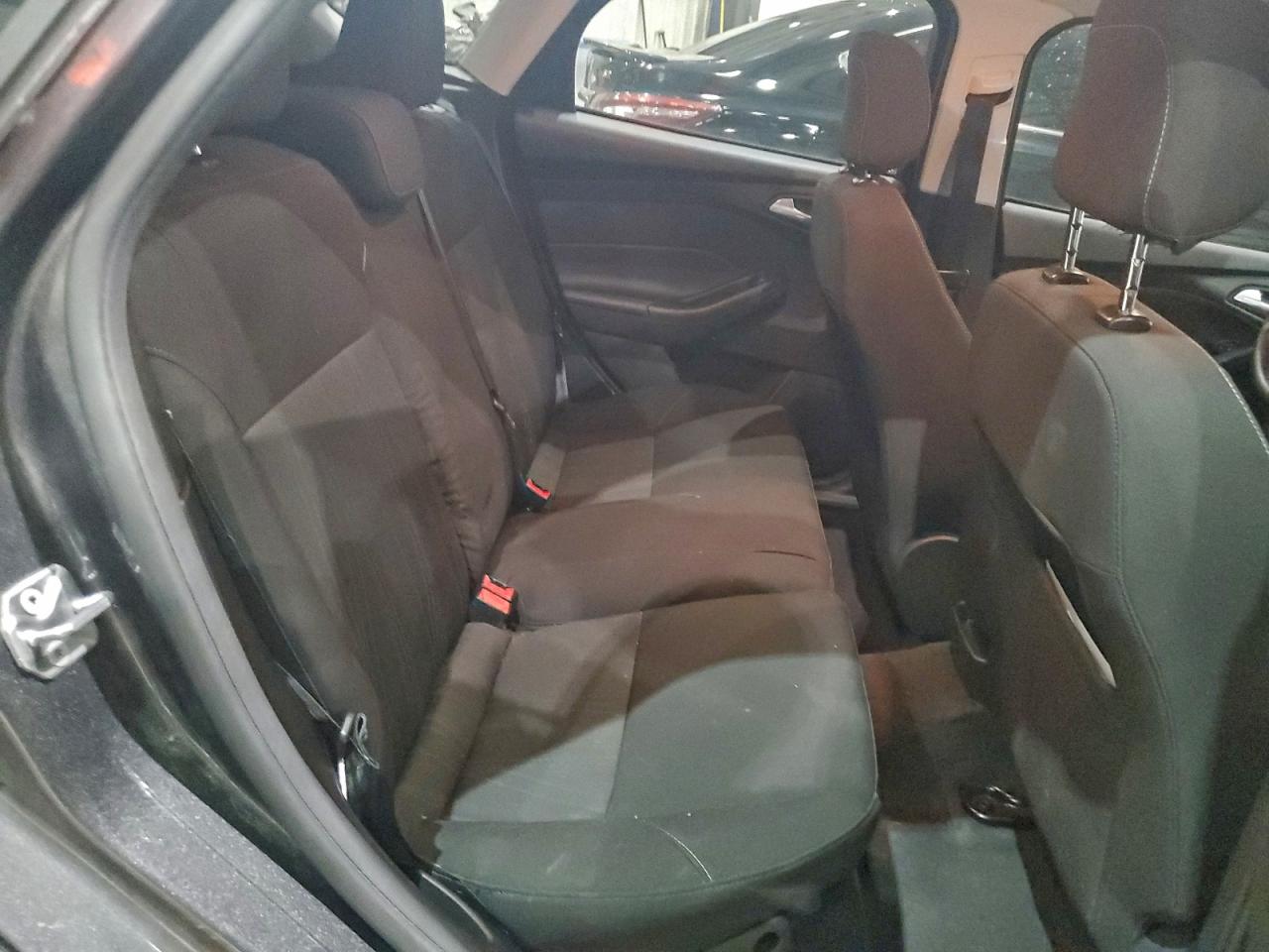 2018 FORD FOCUS SE photo 10
