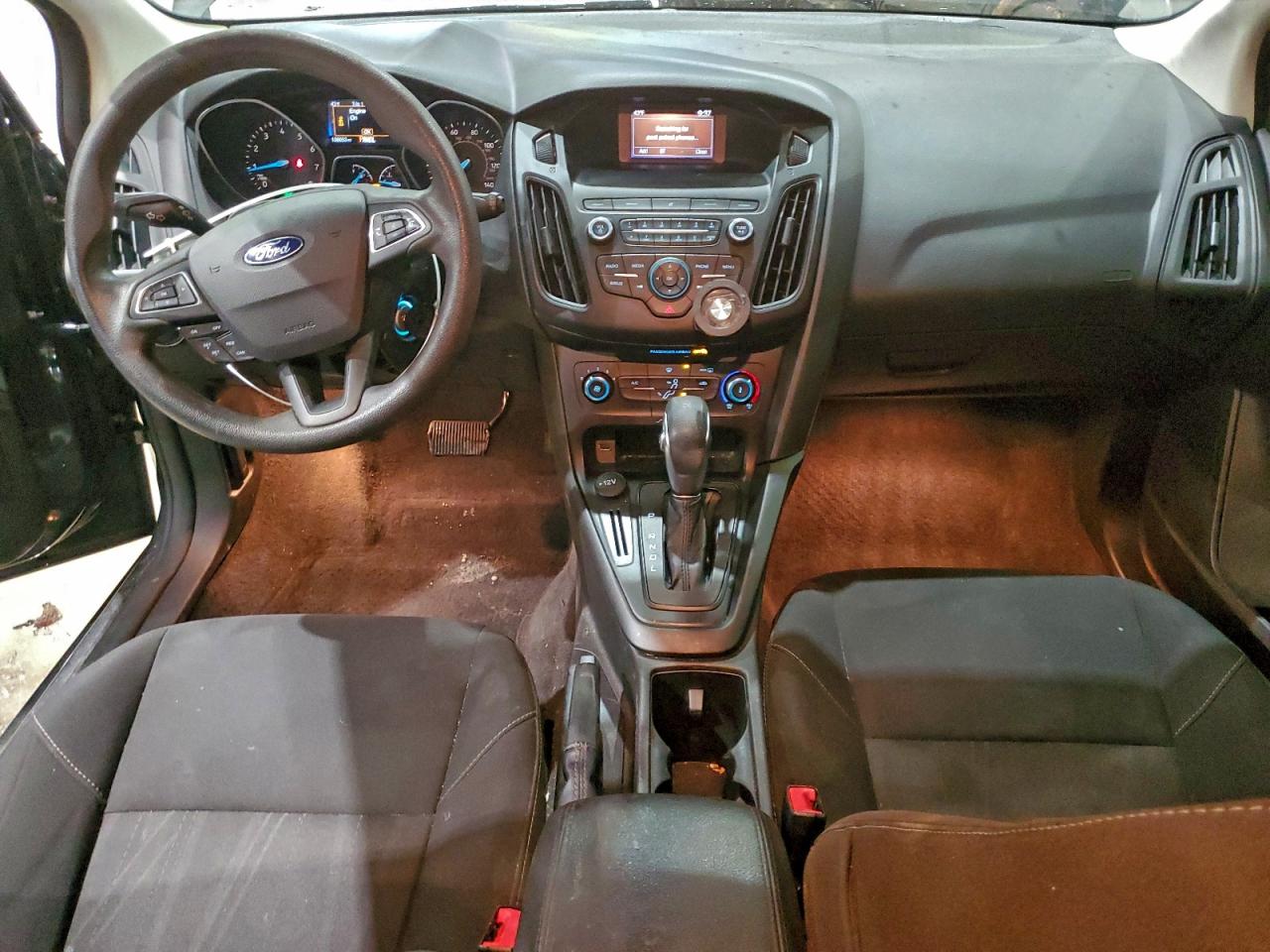 2018 FORD FOCUS SE photo 8