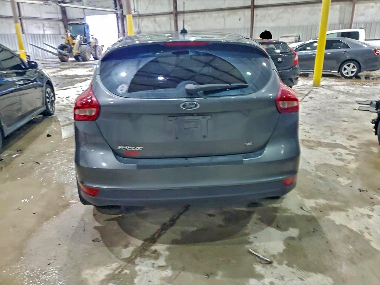 2018 FORD FOCUS SE photo 6
