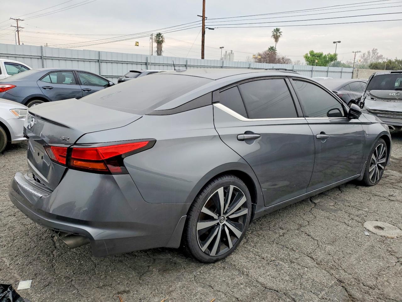 2019 NISSAN ALTIMA SR photo 3