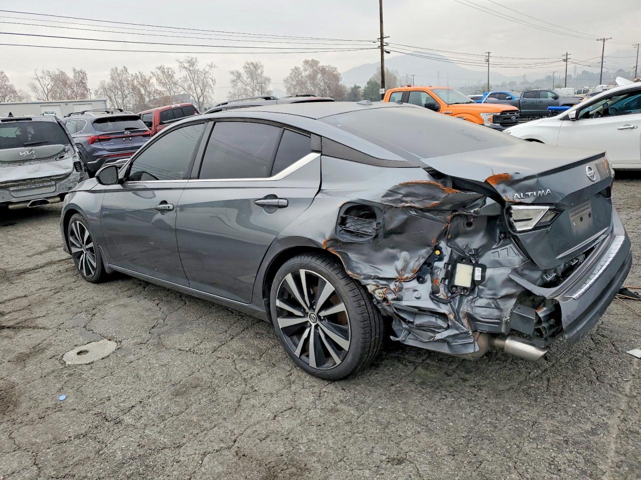 2019 NISSAN ALTIMA SR photo 2