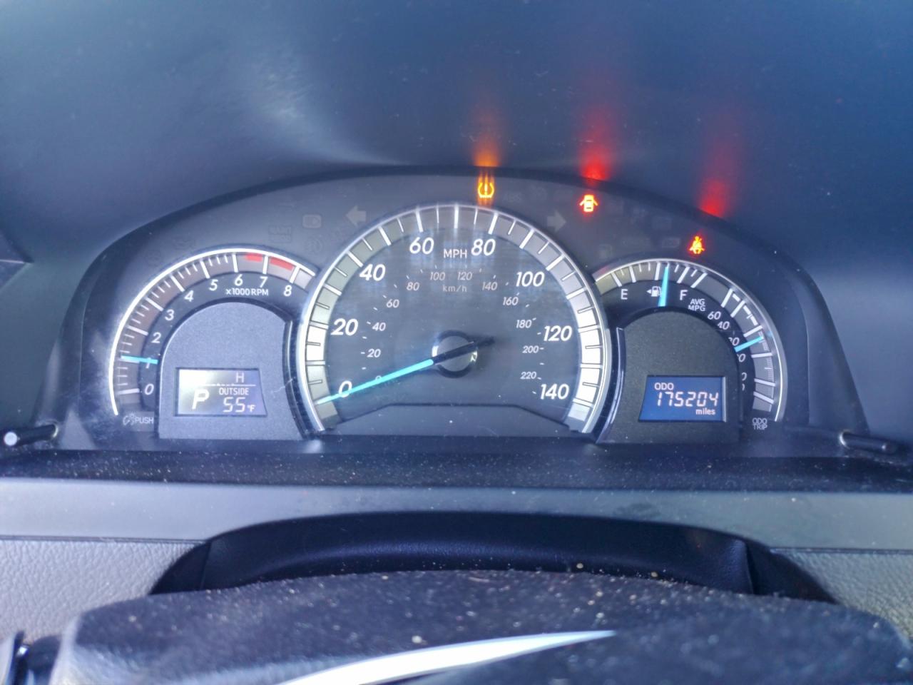 2014 TOYOTA CAMRY L photo 9