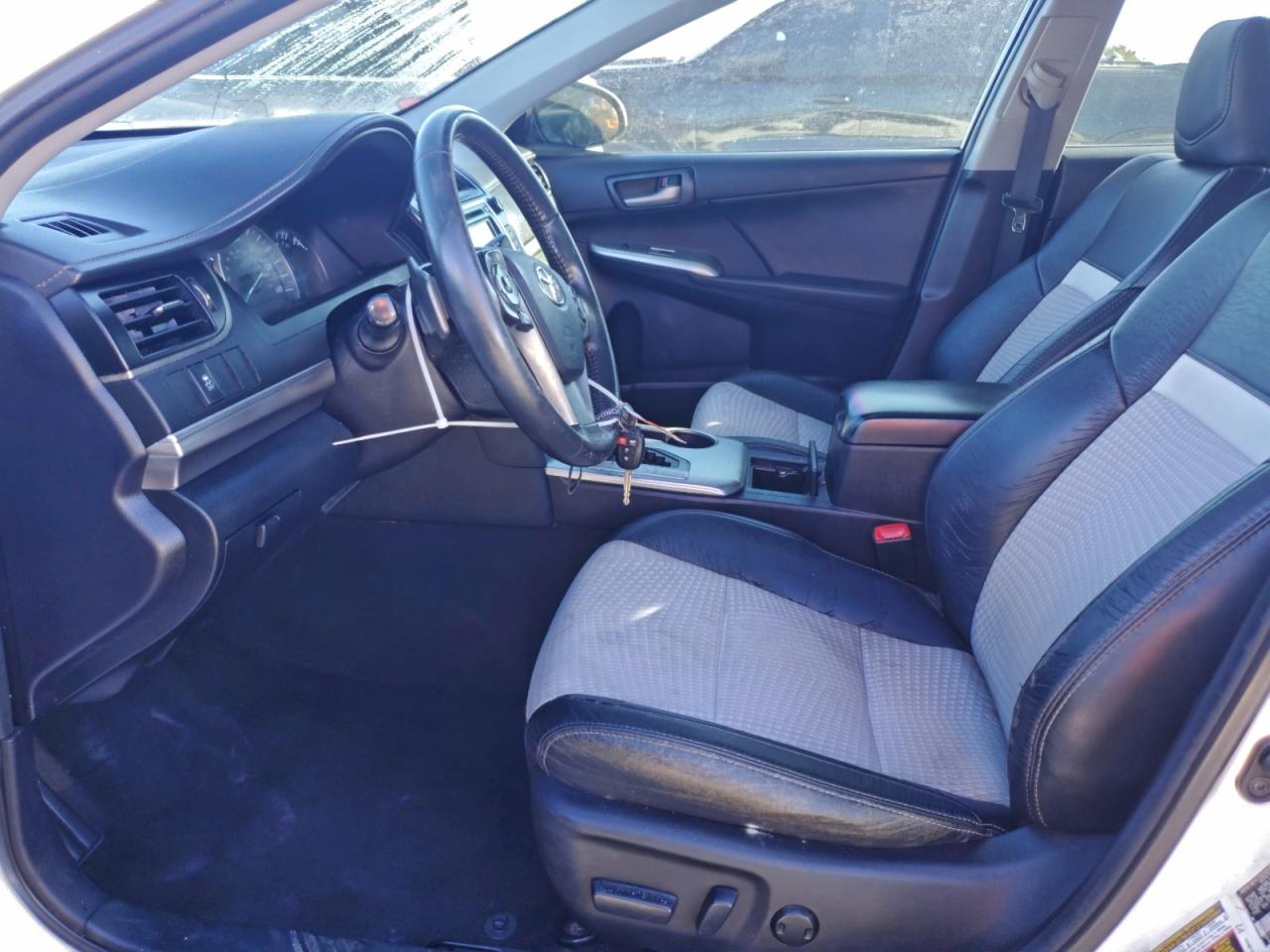 2014 TOYOTA CAMRY L photo 7