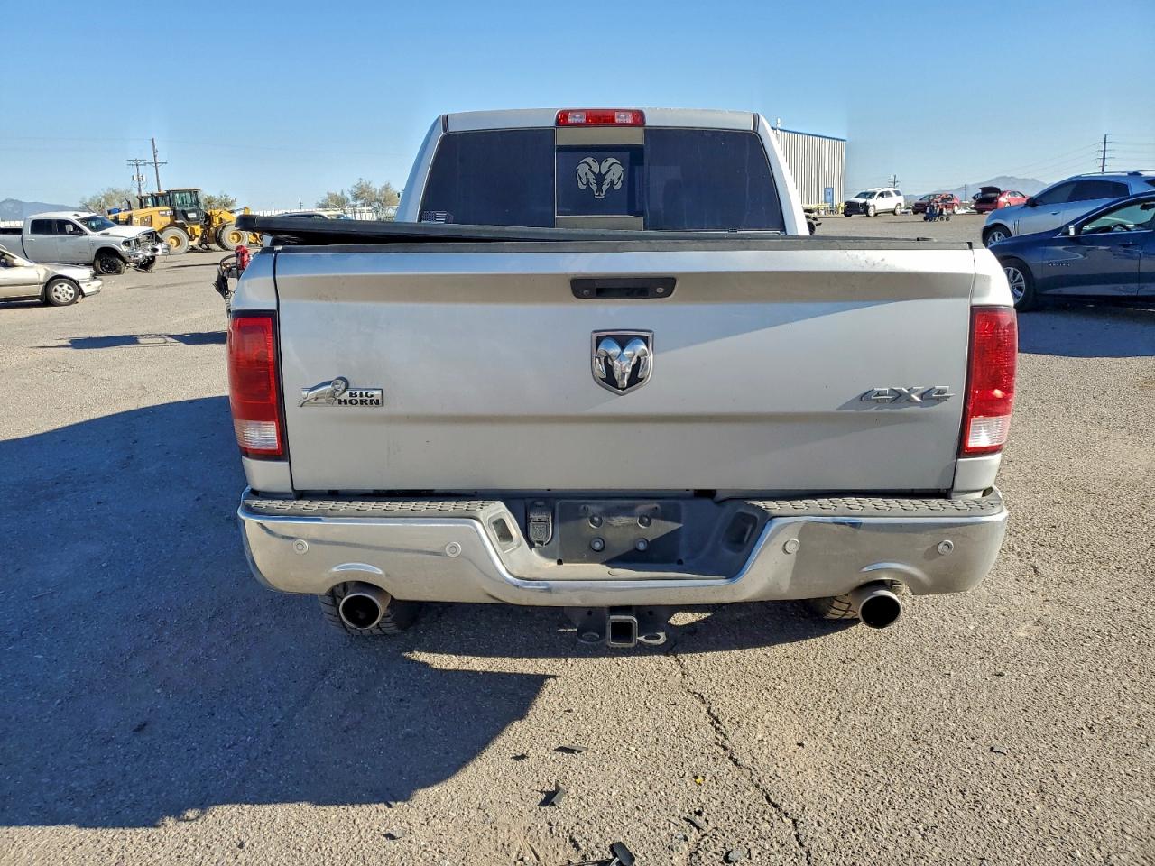 2017 RAM 1500 SLT photo 6