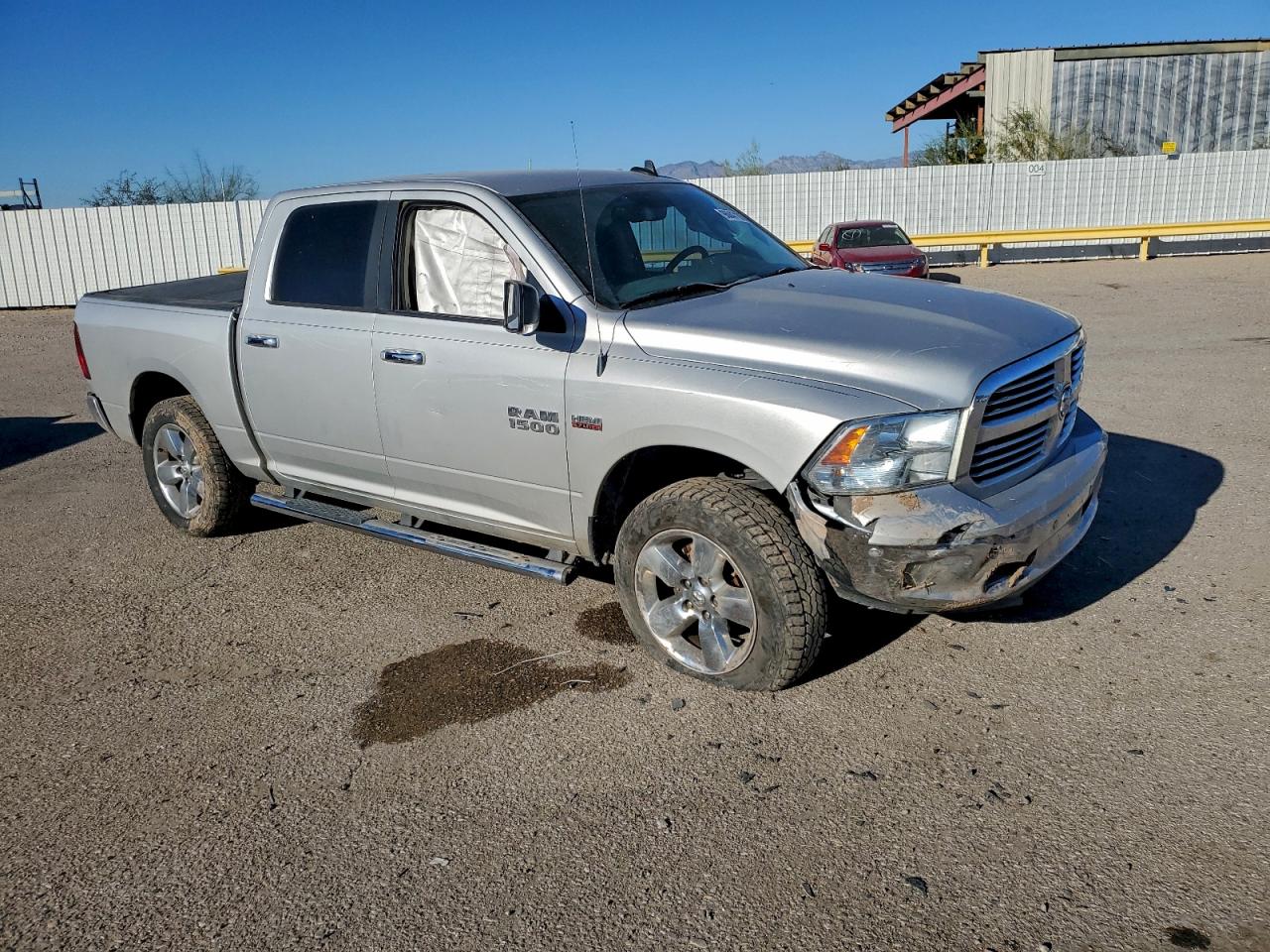 2017 RAM 1500 SLT photo 4