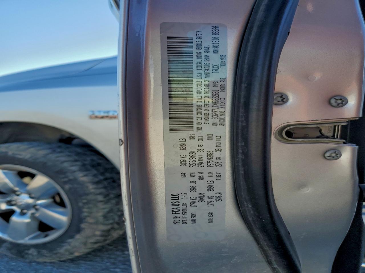 2017 RAM 1500 SLT photo 12