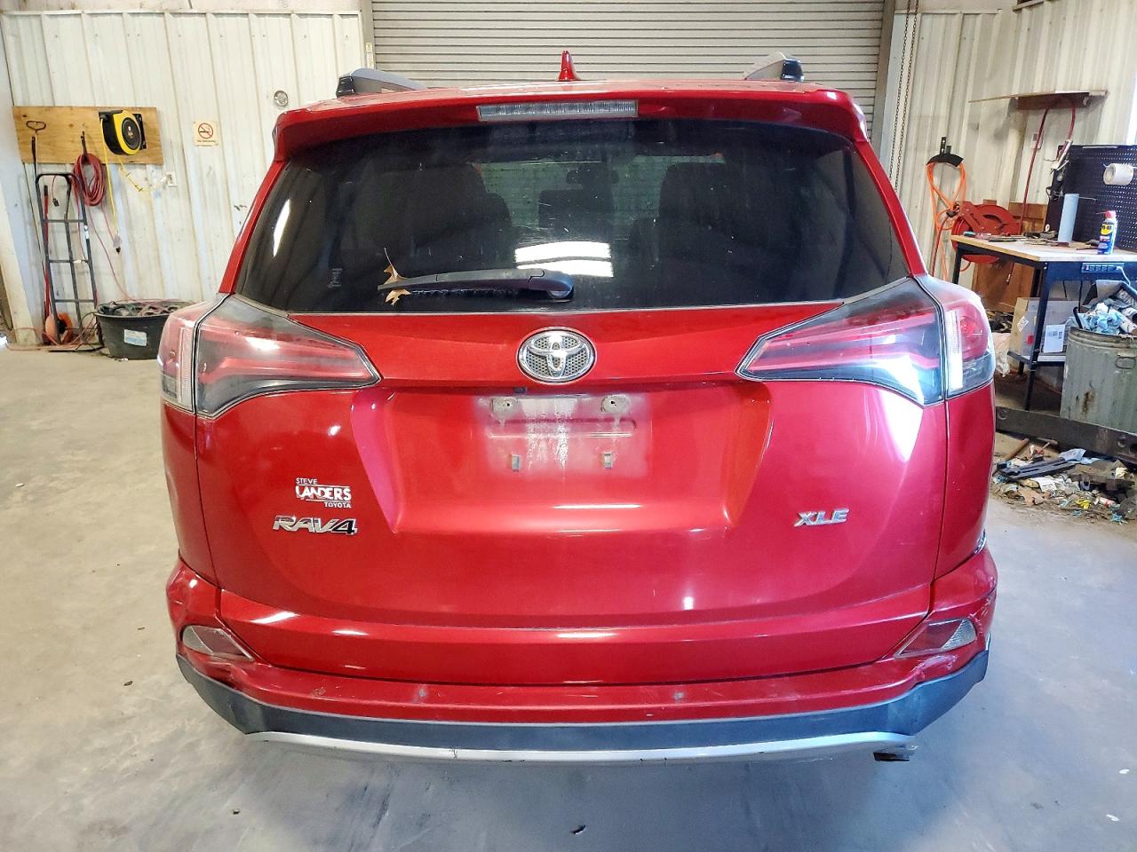 2017 TOYOTA RAV4 XLE photo 6