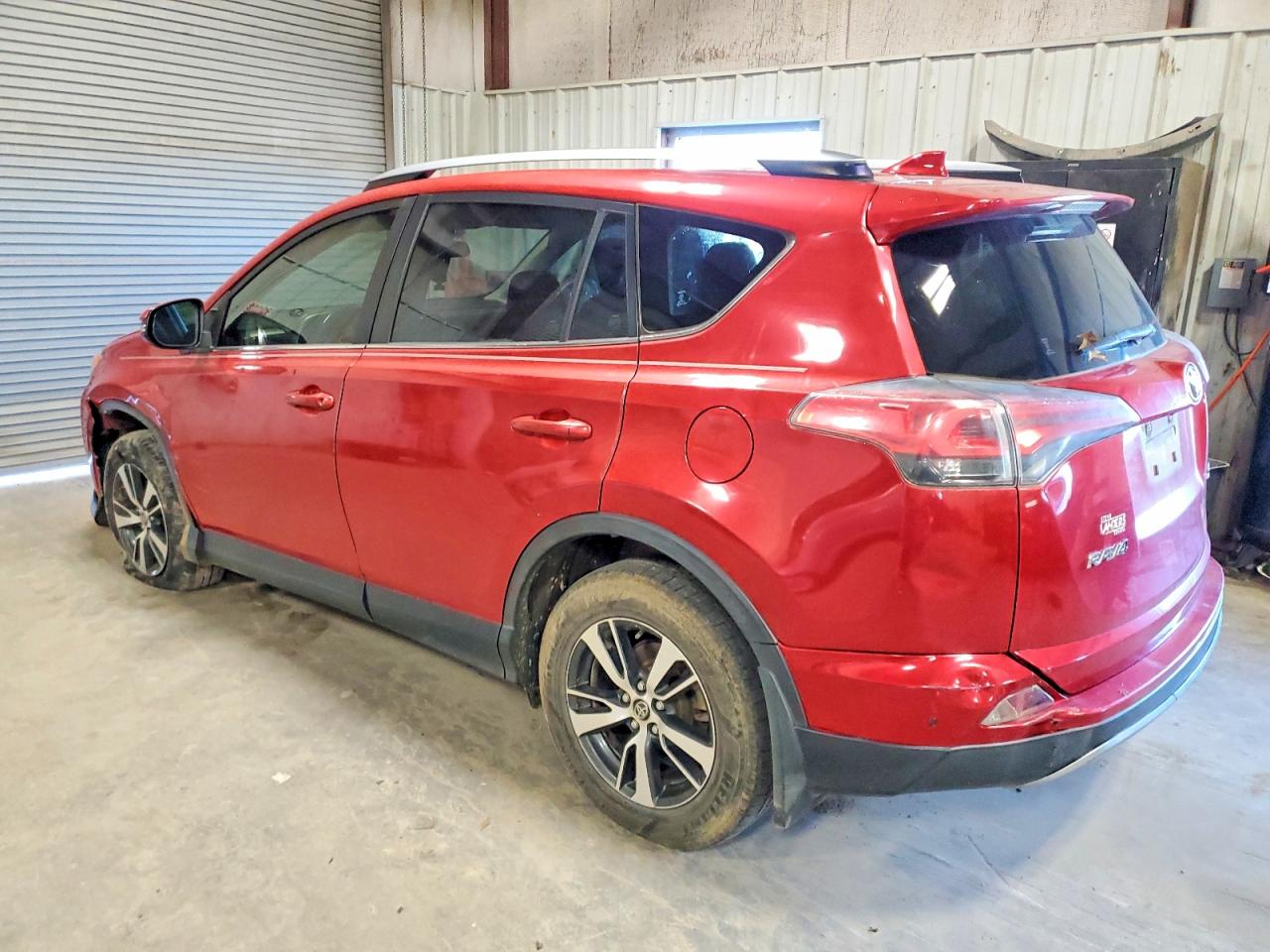 2017 TOYOTA RAV4 XLE photo 2