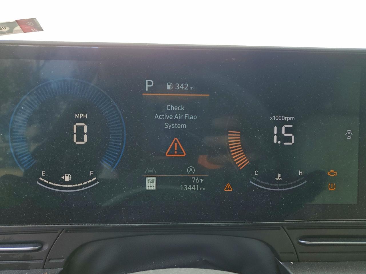 2025 HYUNDAI KONA SE photo 9