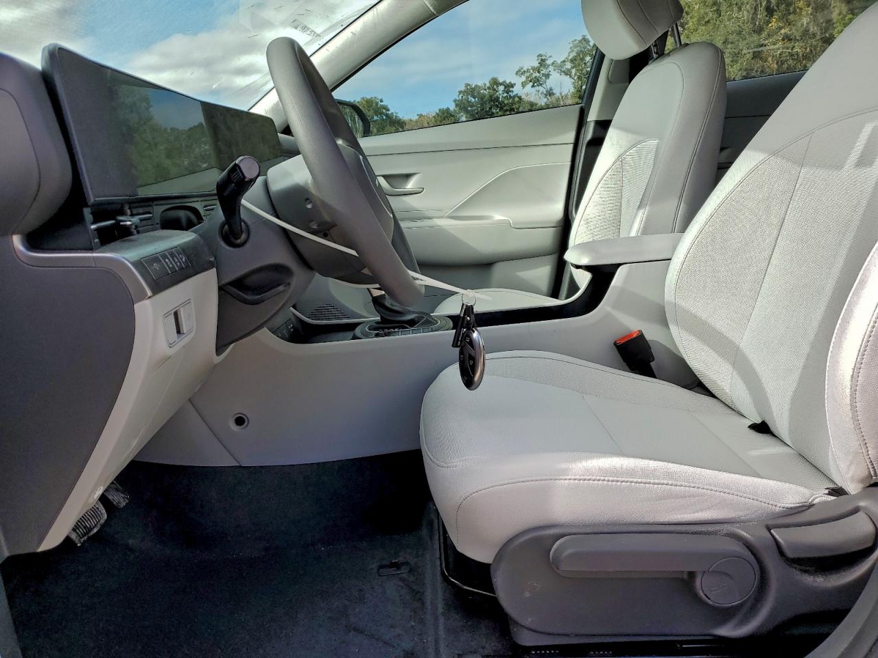 2025 HYUNDAI KONA SE photo 7