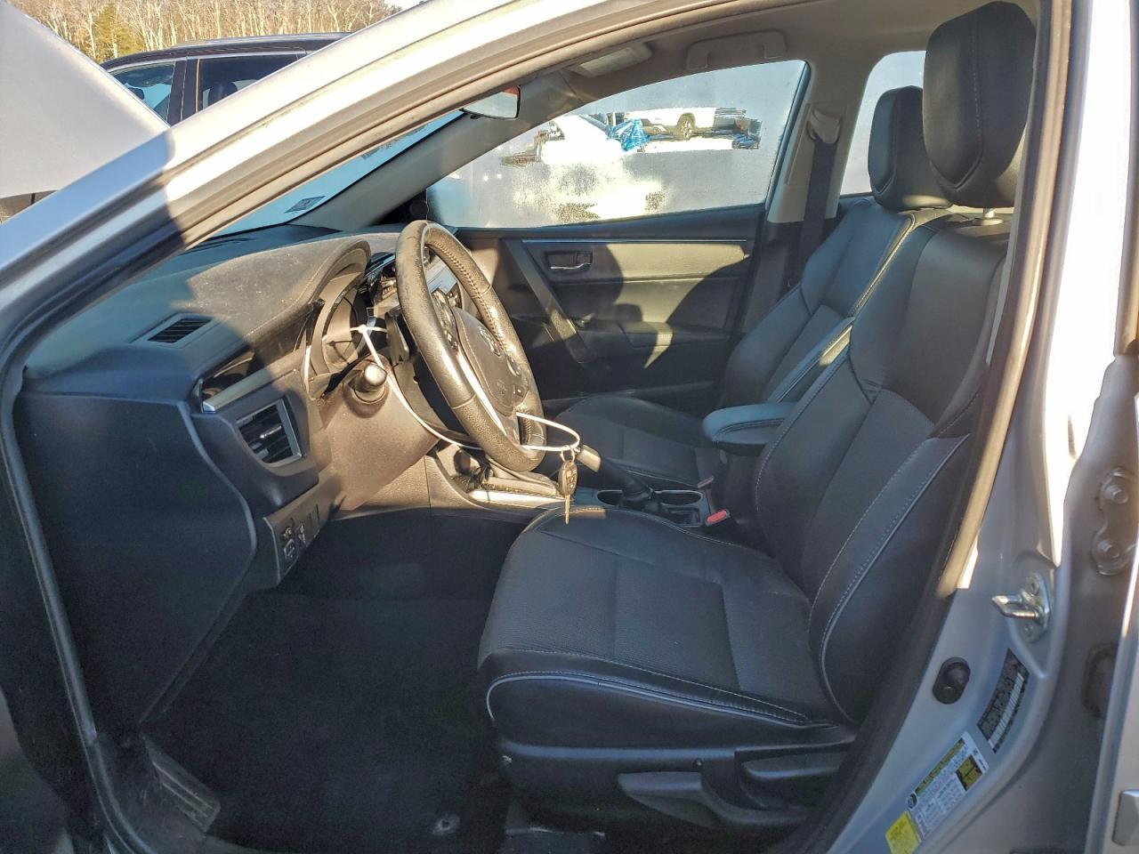 2015 TOYOTA COROLLA L photo 7