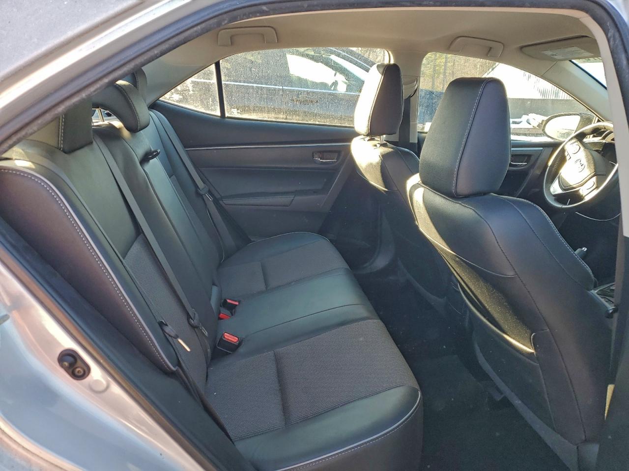 2015 TOYOTA COROLLA L photo 10