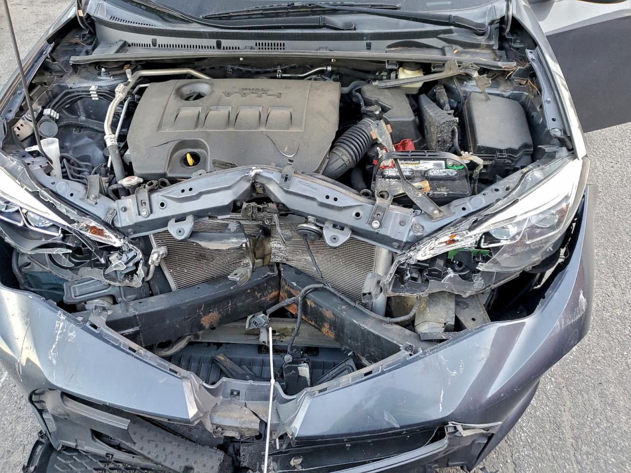2019 TOYOTA COROLLA L photo 11