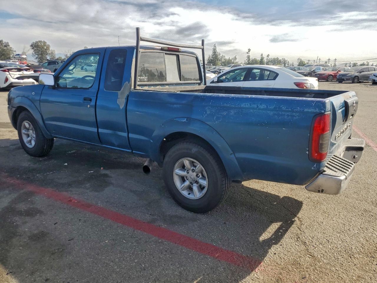 2002 NISSAN FRONTIER KING CAB XE photo 2