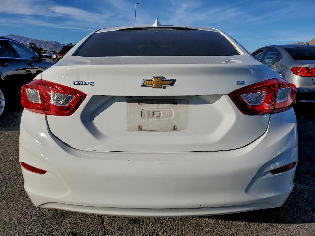 2017 CHEVROLET CRUZE LT photo 6