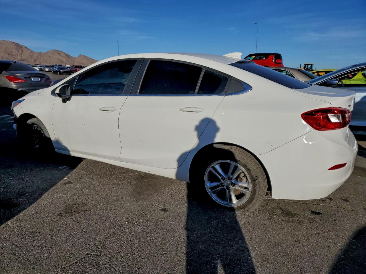 2017 CHEVROLET CRUZE LT photo 2