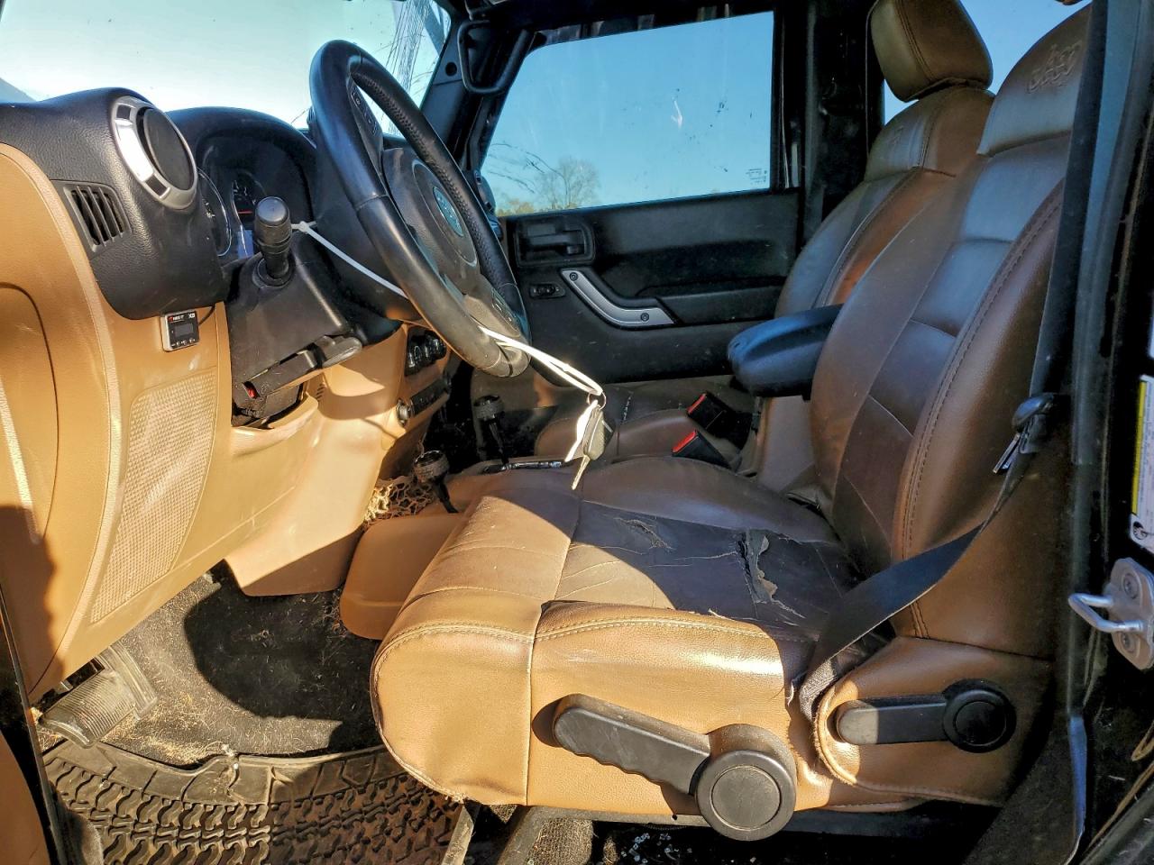 2012 JEEP WRANGLER UNLIMITED SAHARA photo 7