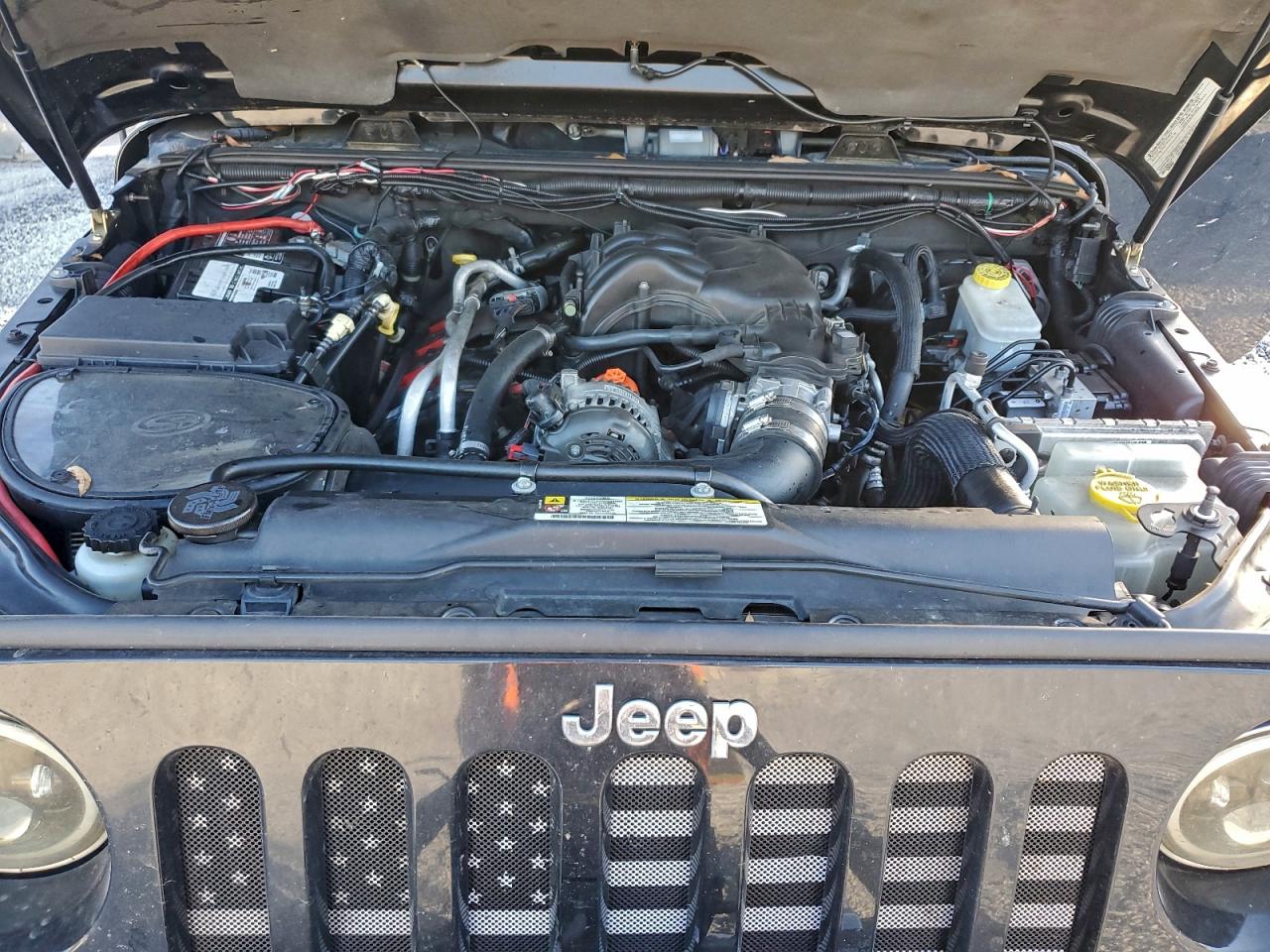 2012 JEEP WRANGLER UNLIMITED SAHARA photo 11