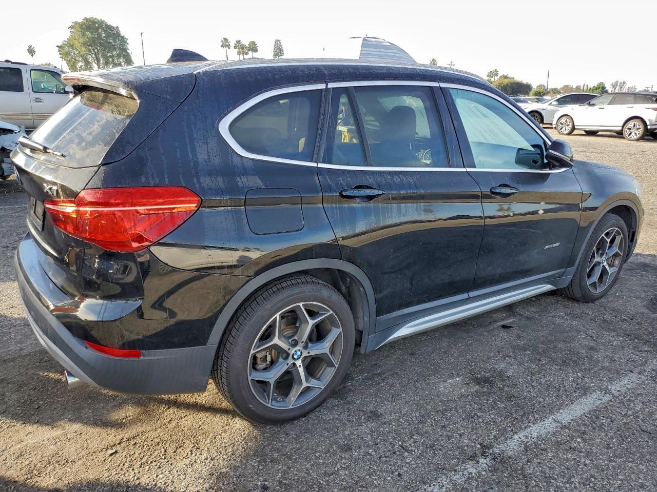 2016 BMW X1 XDRIVE28I photo 5
