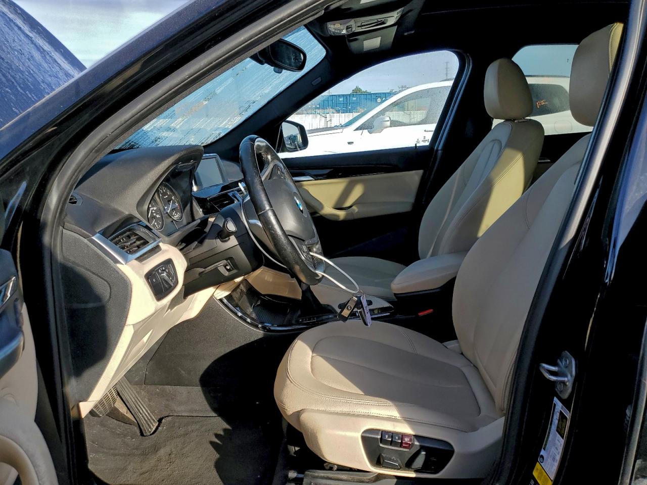 2016 BMW X1 XDRIVE28I photo 13