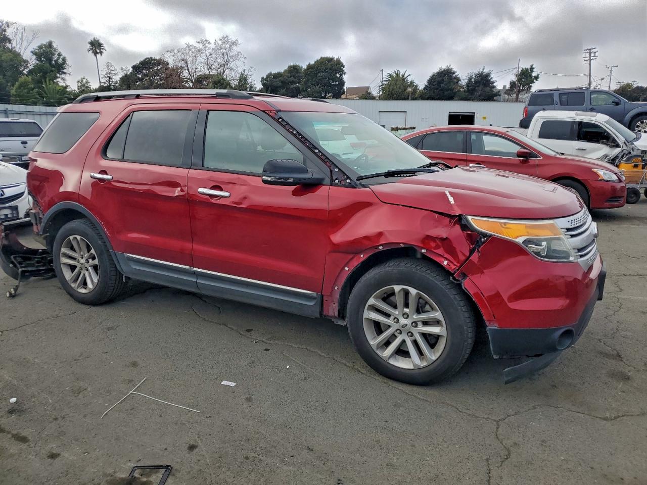 2013 FORD EXPLORER XLT photo 4