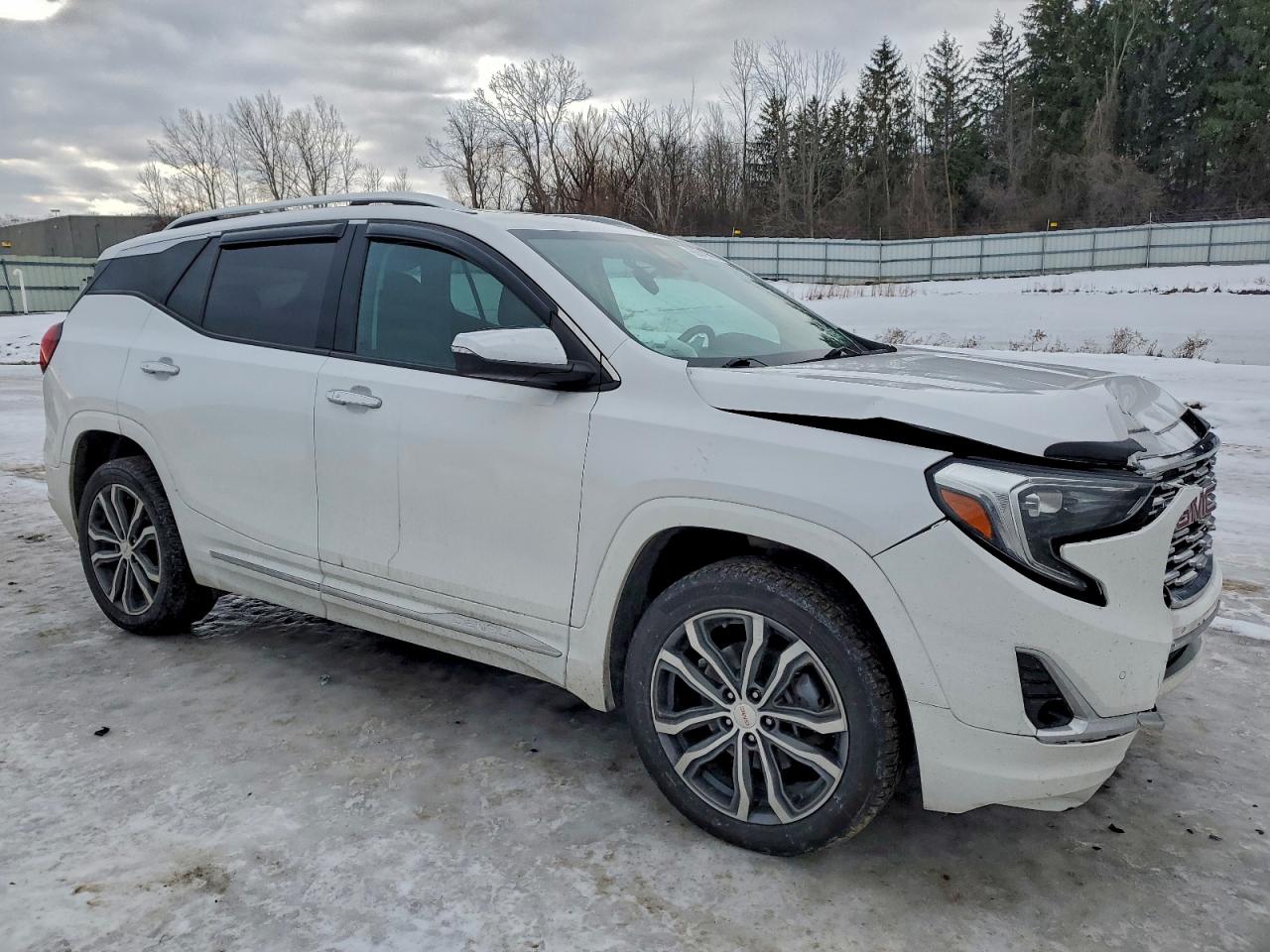2020 GMC TERRAIN DENALI photo 4