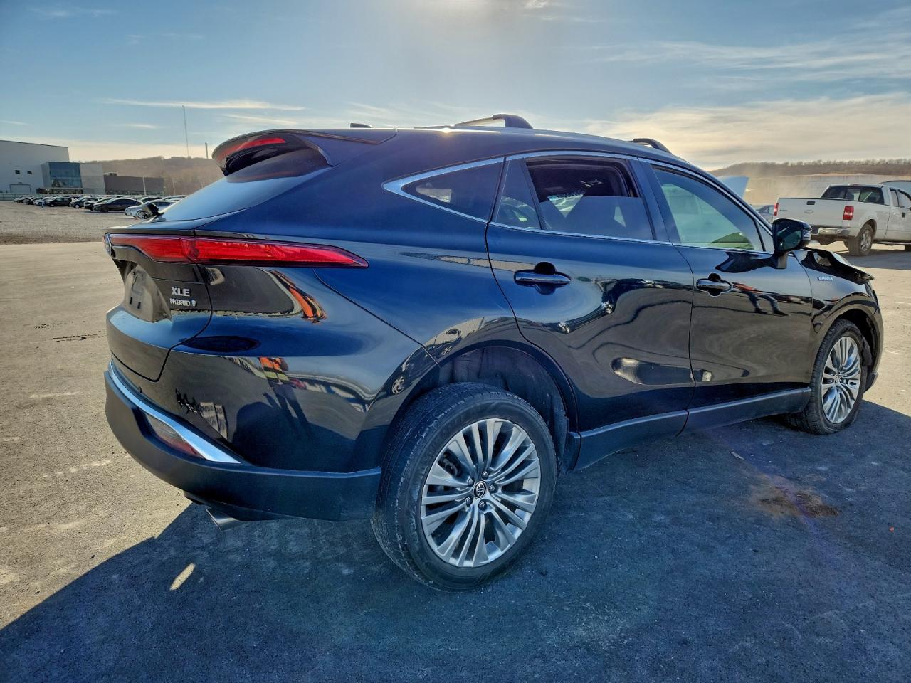 2021 TOYOTA VENZA LE photo 3