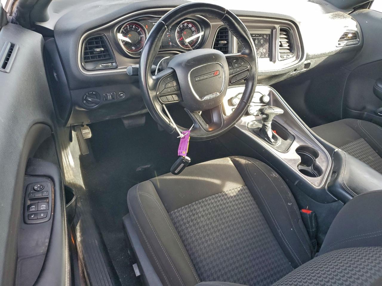2022 DODGE CHALLENGER photo 8