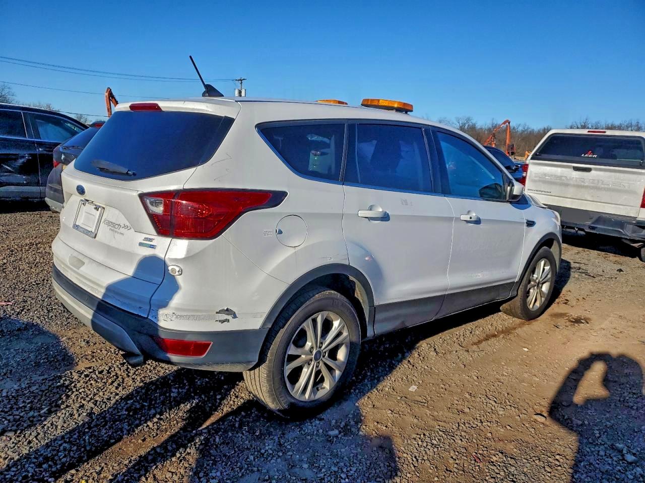 2019 FORD ESCAPE SE photo 3