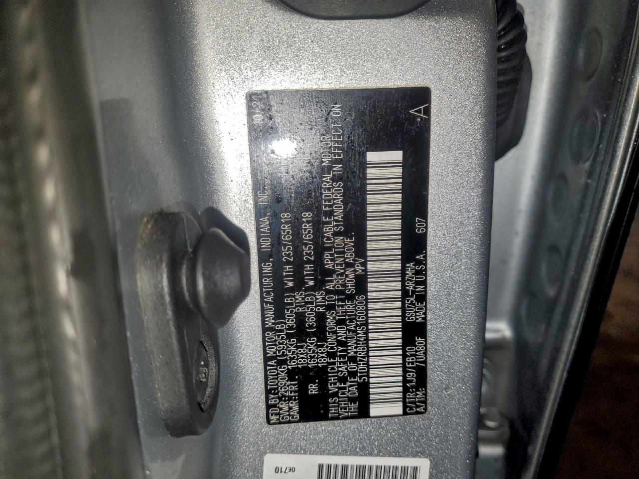 2021 TOYOTA HIGHLANDER XLE photo 13