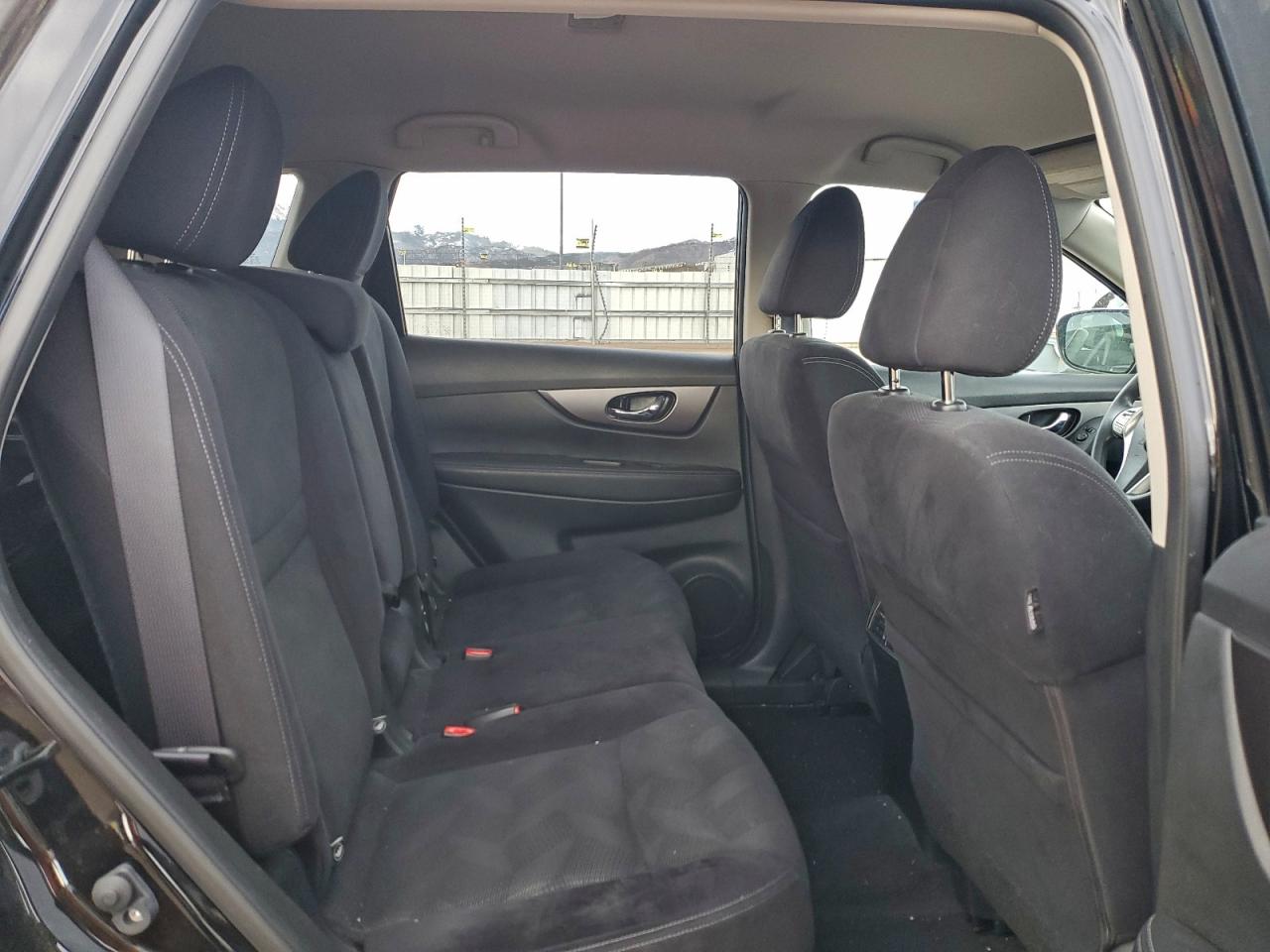 2016 NISSAN ROGUE S photo 19