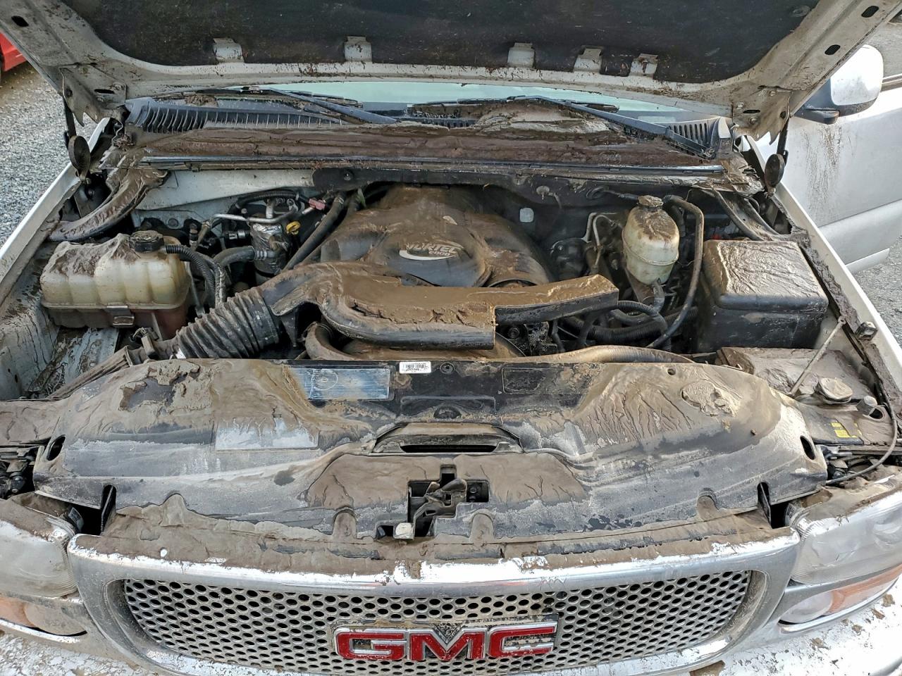 2003 GMC YUKON DENALI photo 12